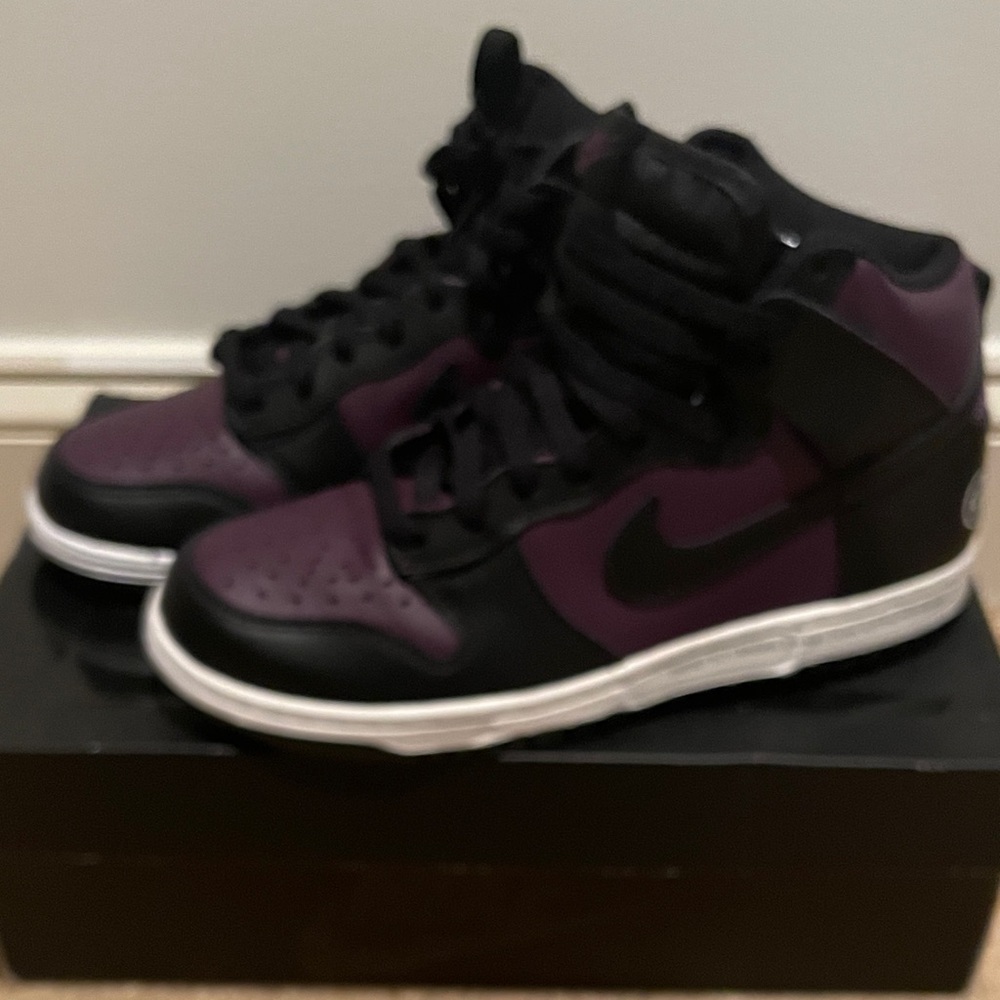Nike Black and Purple Athletic Shoes